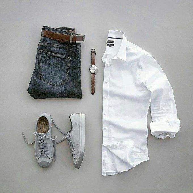 5 S€XY Outfits For Men:

1. White shirt with jeans