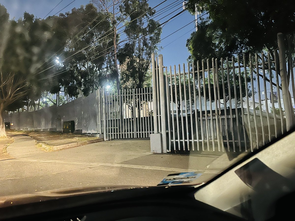 Ando solito y cachondo 🔥🔥🔥en el metropolitano alguien para una deslechada 💦💦💦