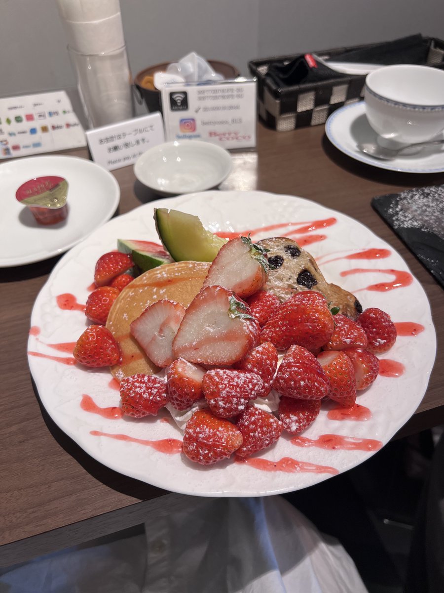 lyceelyceelycee's tweet photo. 今日は暖かく、1年ぶりに会えた友人と楽しくお茶を飲めてとても良い一日だった。 https://t.co/EyCFkTH6mf