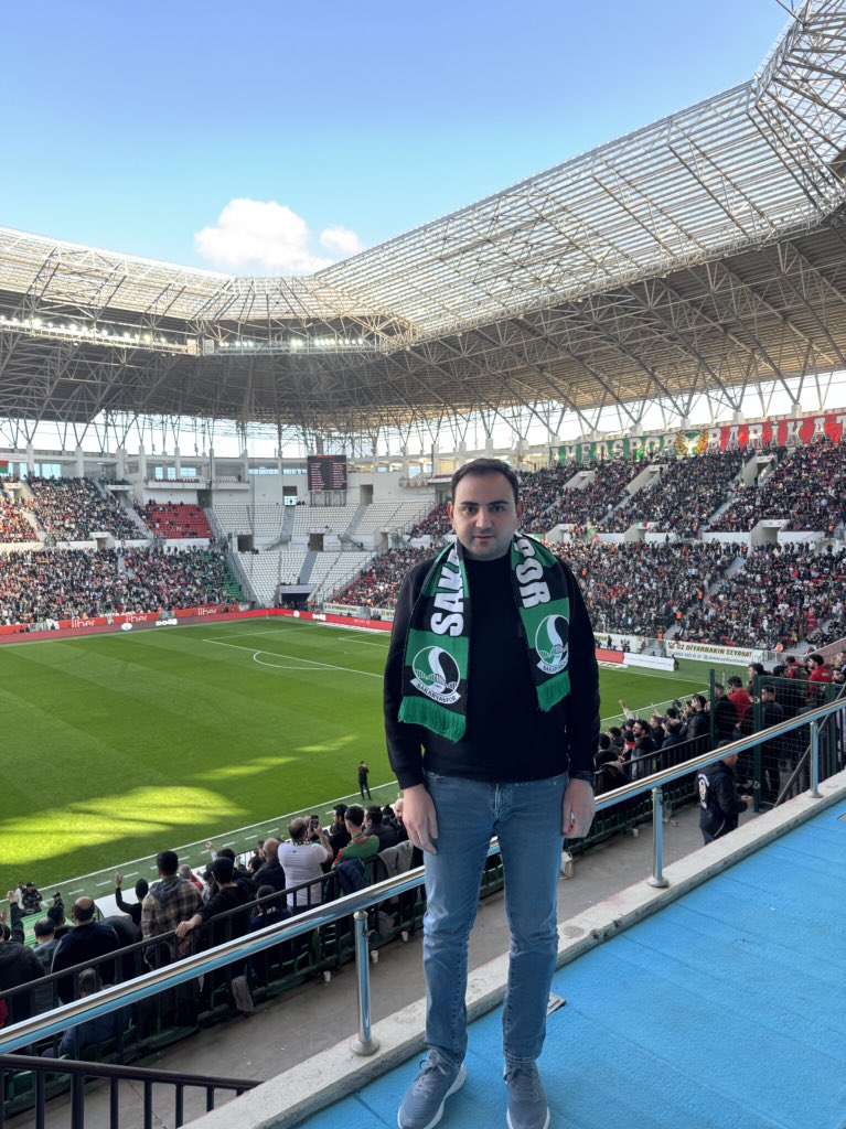 📍Diyarbakır Stadyumu

Bugün, şehrimizin takımı Sakaryaspor’umuzu deplasmanda yalnız bırakmamak için tribünde yerimi aldım.

Sadece iyi günde değil, her zaman yanındayız…

Kazanana kadar değil, ölene kadar…💚🖤

<a href="/Sakaryaspor/">Sakaryaspor</a> <a href="/Tatangalar90/">Tatangalar</a> #sakaryaspor