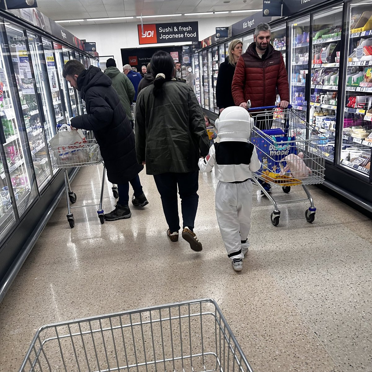 WAYNE HOOD tweet media