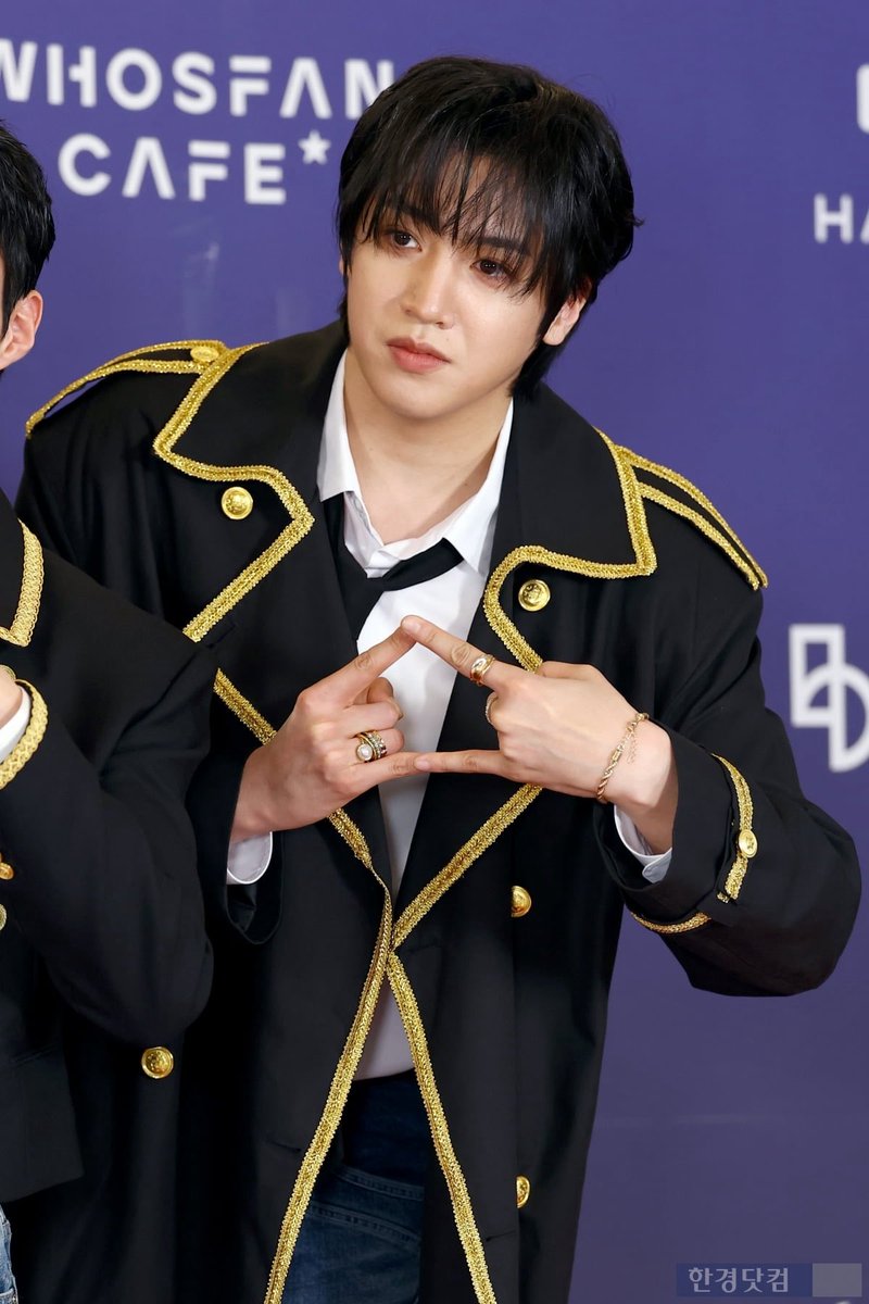 PentagonINA's tweet photo. [PRESS] 260215 Pentagon #YeoOne #Kino #Wooseok at Hanteo Music Award (HMA) Red Carpet

@CUBE_PTG #펜타곤 #PENTAGON https://t.co/hgEW92u6az