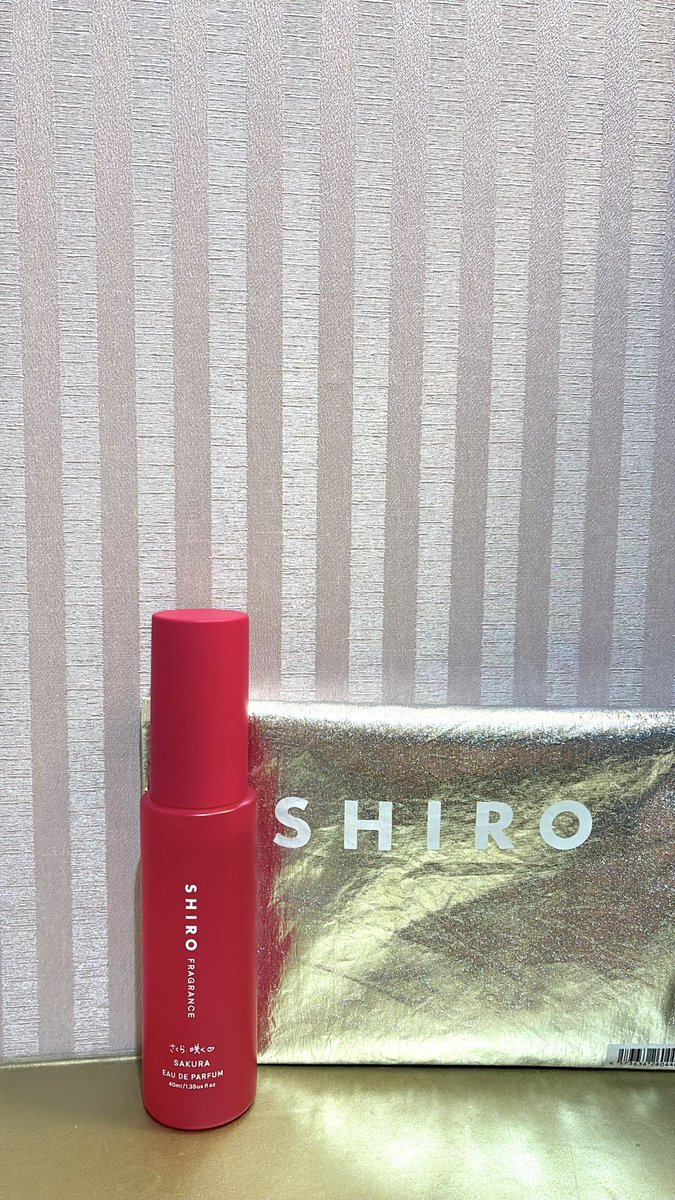 shiro の
FAST RESERVEで購入した
さくら　オードパルファン 2026
ペアーやピーチなどの明るいフルーツに、さくらをはじめとする華やかなフローラルを重ねたオードパルファン😊
久々の香水。自分のリラックスに必須アイテム✨
ギフトポーチも一緒に購入🥳🥳
#shiro
#香水