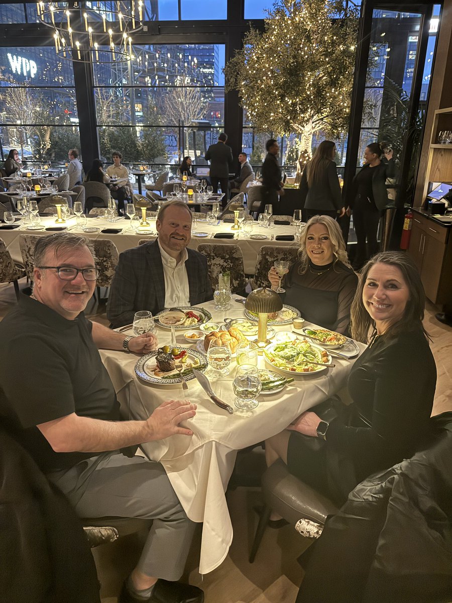 Courtney_4284's tweet photo. Dinner at @AdalinaPrime with friends. Seated at the neighboring table was #AnthonyRizzo and #DavidRoss and I managed not to cry once *lol* #NightOutInTheCity #DinnerWithFriends https://t.co/VDB6oUf4W9