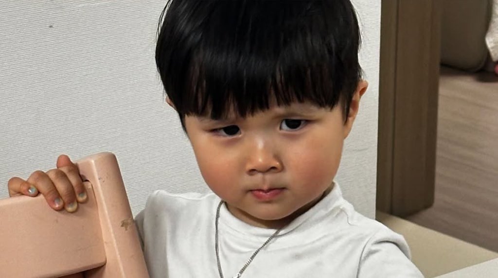 Woojoo                                        Yuho

My baby with that cute expression 🫠
#OurUniverse #우주를줄게
