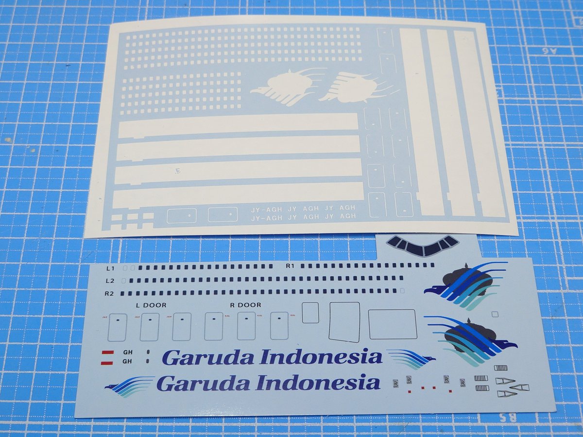 L10もようやく塗装完了！
もちろんこの塗装にピッタリのデカールもご用意しております☺️

え？？何か様子がおかしい？？
ﾊﾊｯ気のせいです😃
#旅客機プラモフェスin名古屋26
#旅客機プラモ