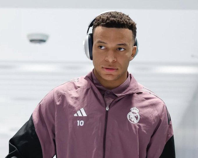 🚨 أربيلوا: "سيكون كيليان مبابي جاهزاً للعب أساسياً ضد بنفيكا يوم الثلاثاء".

"لم نكن نريد المخاطرة به ضد ريال سوسيداد، لكنه لاعب جيد".