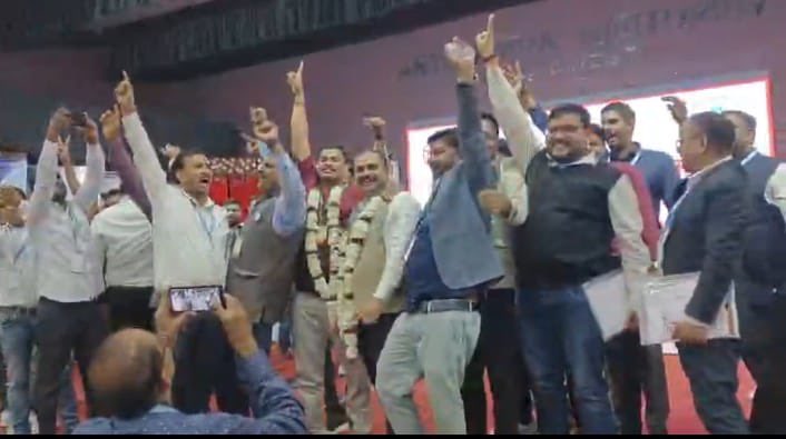 RedSaluteIn's tweet photo. Young leadership, new energy!
A dynamic young team has been elected to lead AIRRBOF, marking a new chapter of progressive, inclusive, and forward-looking trade unionism. Congratulations to the newly elected leadership.
#AIRRBOF #NewLeadership #YoungTeam https://t.co/cz4DtkdcHm