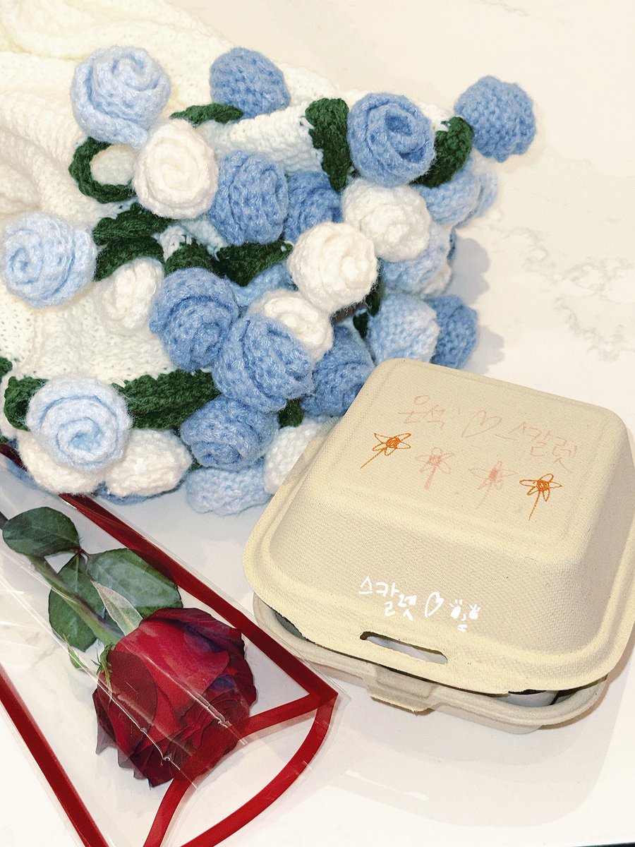 스칼렛 tweet media