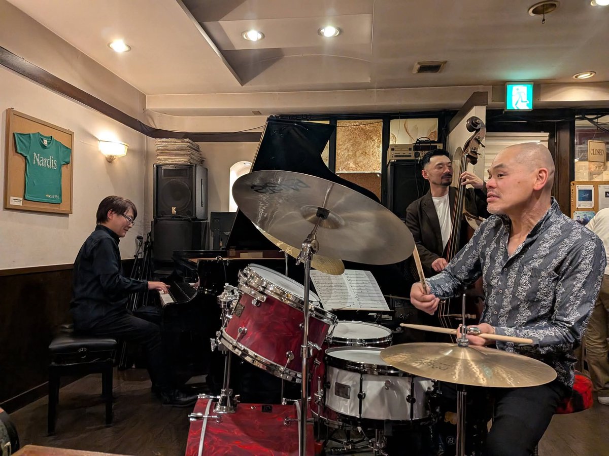堀秀彰Trio plays“McCoy Tyner”
柏Nardis、熱気に満ちあふれる一夜でした
ありがとうございました
#堀秀彰 #粟谷巧 #江藤良人