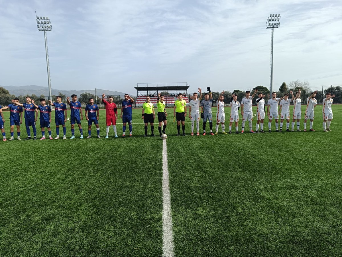 📌 Çırpı Stadyumu
İzmir 1. Amatör liginde ilçemizin futbol takımı Bayındır Belediye Spor, Torbalı Çaybaşı Spor karşısında galip geldi.

Torbalı Çaybaşıspor:0 
Bayındır belediyespor:1

Takımımızı tebrik eder, başarılarının devamını dikerim