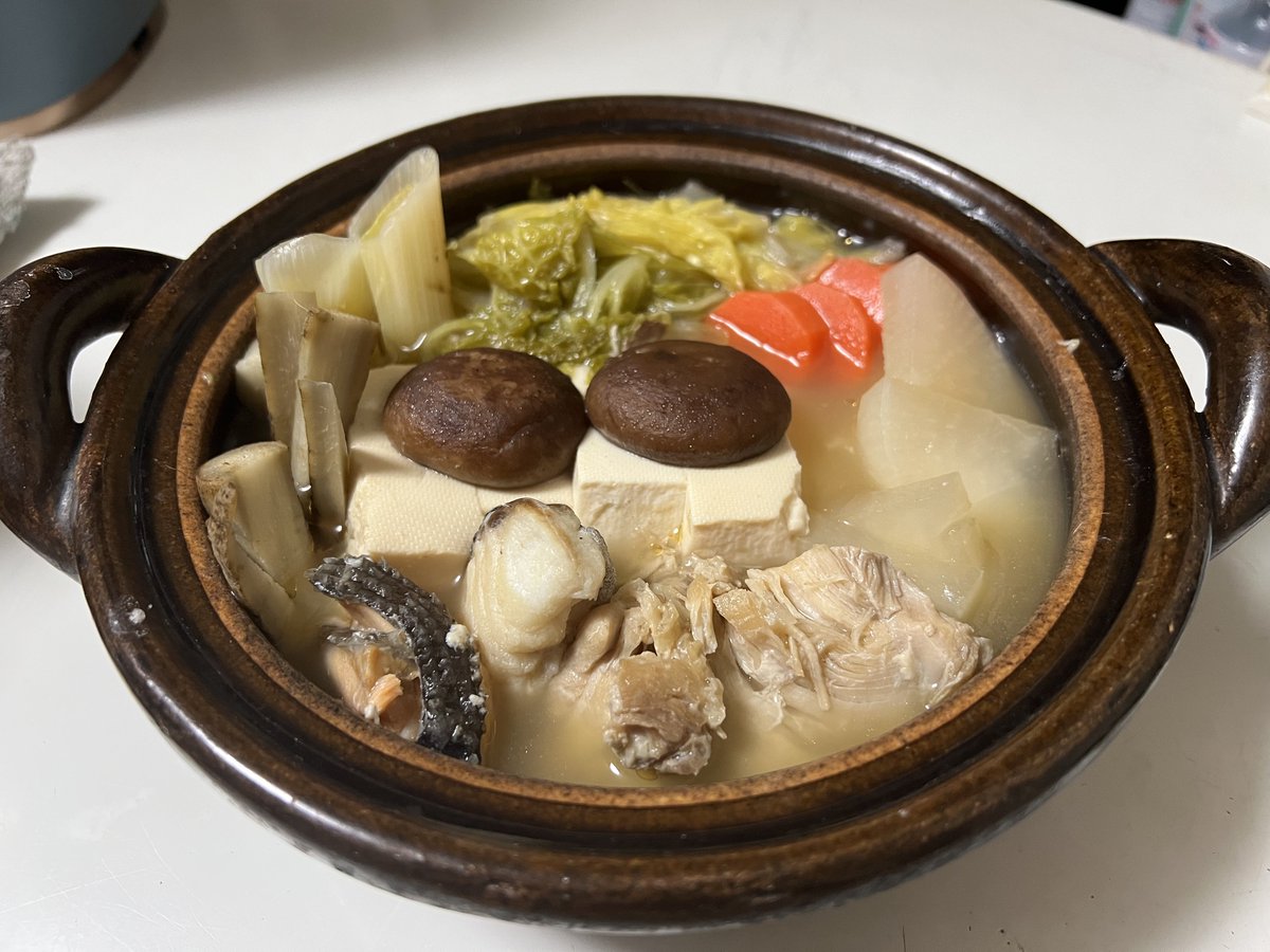 さて寄せ鍋でも煮るか
煮た