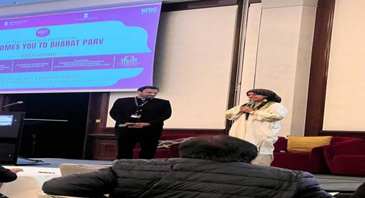 AIRNewsHindi's tweet image. बर्लिन: भारत पर्व के अंतर्गत आयोजित #WavesBazaar में वैश्विक सिनेमा विशेषज्ञों और नीति निर्माताओं के सम्मेलन का आयोजन हुआ।

#WAVES पहल के तहत, #NFDC द्वारा आयोजित इस कार्यक्रम में सिनेमा, मीडिया और उभरती रचनात्मक प्रौद्योगिकियों में भारत के बढ़ते प्रभाव पर चर्चा हुई।

@MIB_India