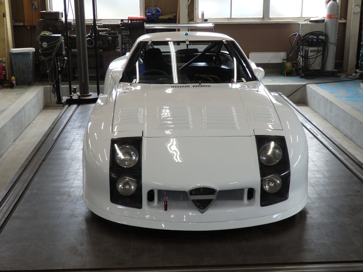 由良拓也の哲学を感じる（ドア付近をくびれさせて車体後ろは絞り込むライン）