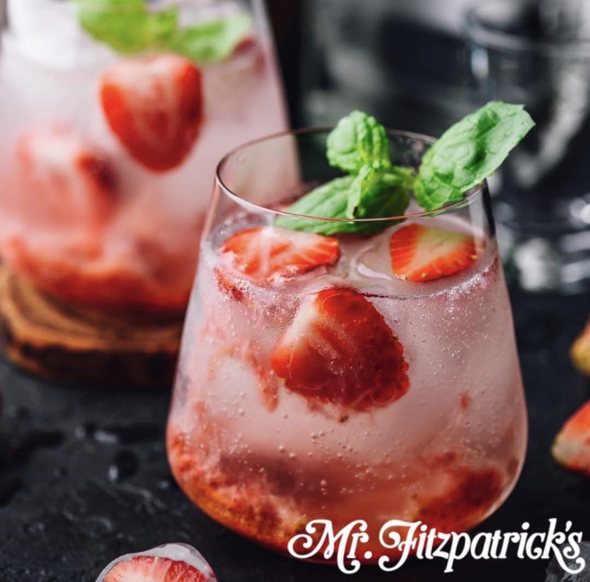 vintagecordials's tweet image. Are you missing the sunshine?… ☀️ 

Get a taste of summer with our Strawberry &amp;amp; Kiwi cordial! 🍓🥝

#vegan #glutenfree #glutenfreefood #glutenveganfree #botanical