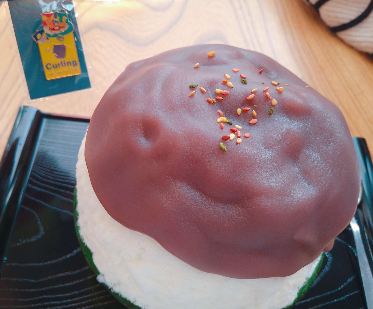 冷やししるこ最高に美味しかったので激混みの夏までにもう一度行きたいのと奇跡的に見つけた長野五輪のピンバッジ(50円)