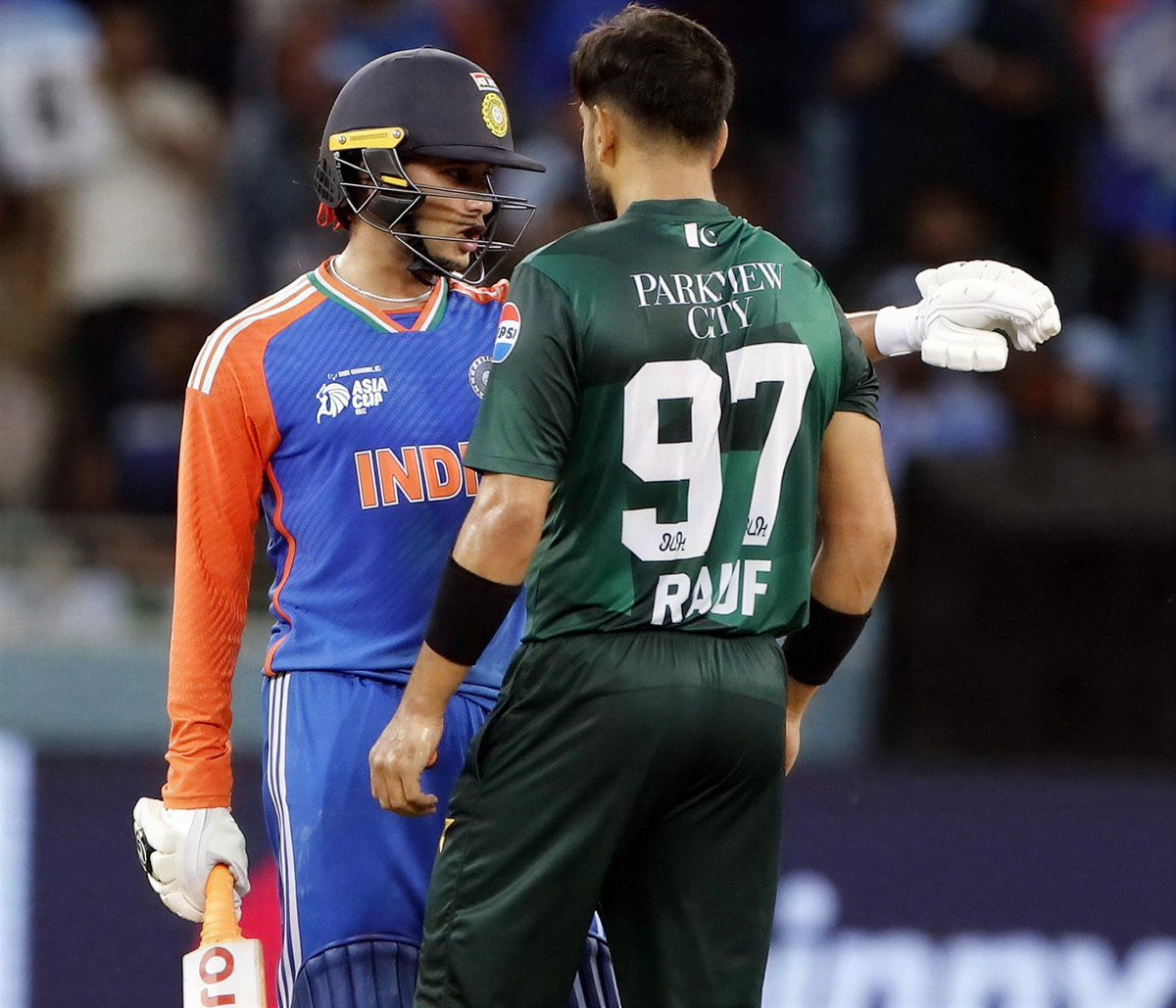 FinFloww tweet media