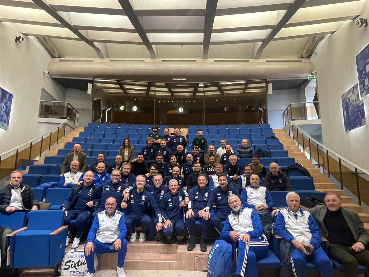 nataledg's tweet photo. Non è una sponsorizzazione.
È una scelta.

Crediamo nei Sindaci. Crediamo nei territori. Crediamo che l’innovazione serva alle persone.

Per questo siamo al fianco della #NazionaleItalianaSindaci.

Quando fai squadra, costruisci futuro.

#Municipia #Innovazione #Comuni https://t.co/8VwUkyEhsI