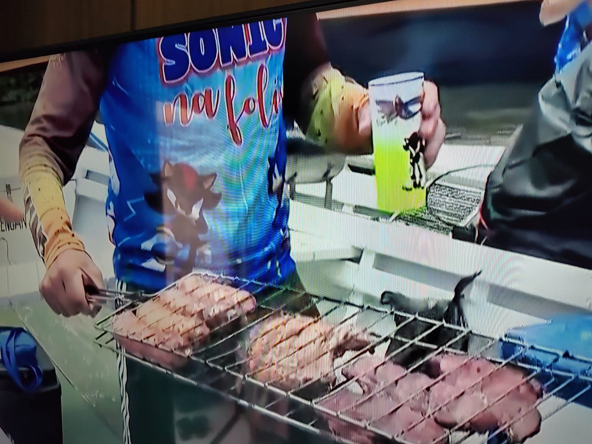 Nem fodendo que fizeram um Bloco de Carnaval do Sonic em Recife

Sonic na Folia