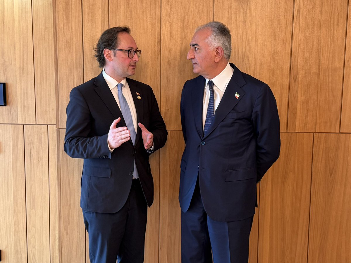 MinnichAndreas's tweet image. Gespräch mit @PahlaviReza über die Zukunft des Iran. Ein freier Iran bedeutet mehr Stabilität im Mittleren Osten – und mehr Sicherheit für Österreich und Europa. Freiheit und Menschenrechte sind ein gemeinsames Sicherheitsanliegen.
#stability #freedom