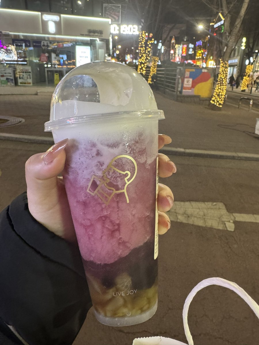 treating myself after a freaking hectic week 😮‍💨 can someone bring me back to thailand pls 😭
not quite the same but it’s the closest to your favorite 🤫 <a href="/JakeB4rever/">BIU.</a>