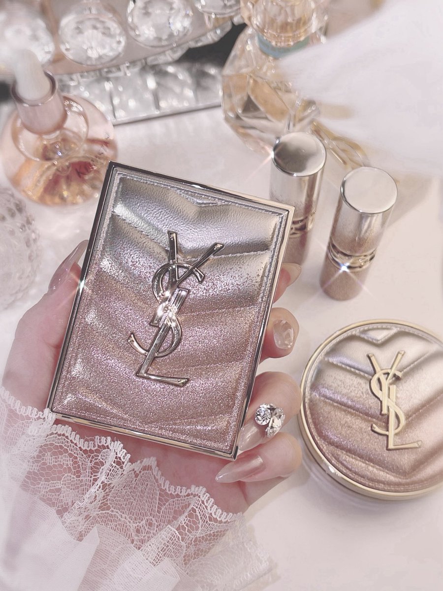 大人プリンセス系ならYSLが最強👸💞
こんな可愛いキラキラコスメに出会えて幸せ💖