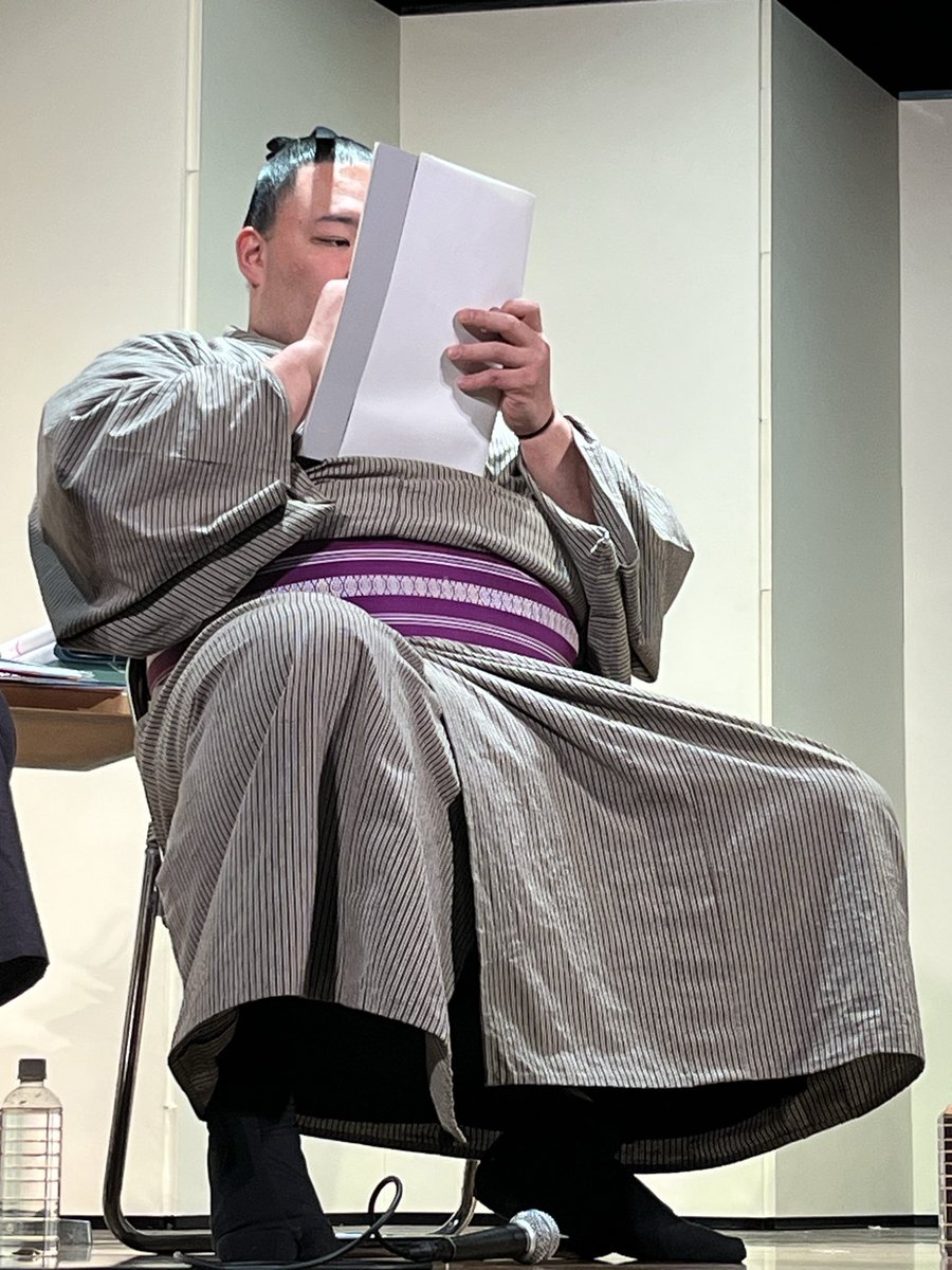 朝乃山関は昨日の富山後援会のイベントでもらったバレンタインデーのチョコレートはダンボール６箱になったそうです🍫