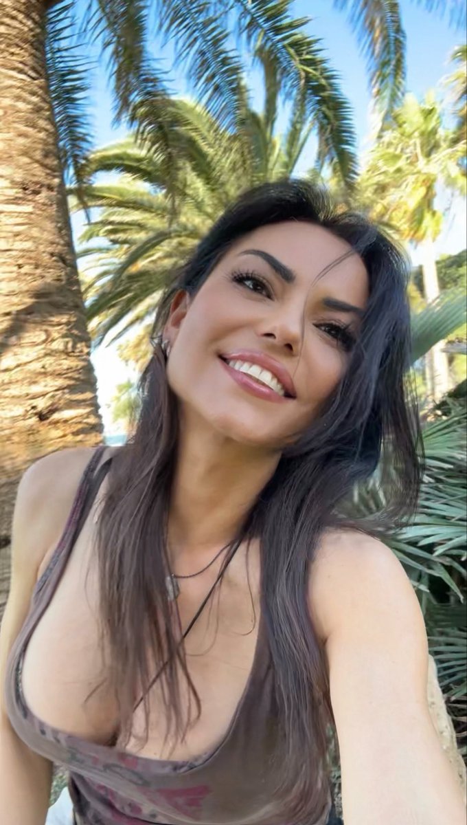 MCpajares's tweet image. If it costs your peace, it’s overpriced 🖤🏴‍☠️