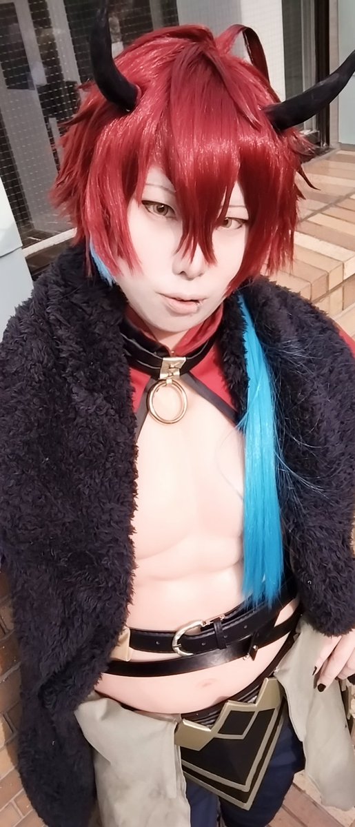 これは夜アコと土曜のアコでやってた男だよ〜👹
帝アキラ、衣装作ってやってきたんじゃ〜！！！
みんな超かぐや姫！見てください✋
ツーショは2日分揃ったらあげるんだ🤭
みんな超かぐや姫！みんな見てください✋

因みに、初めて筋肉スーツ着たらバカ重くて笑った😂