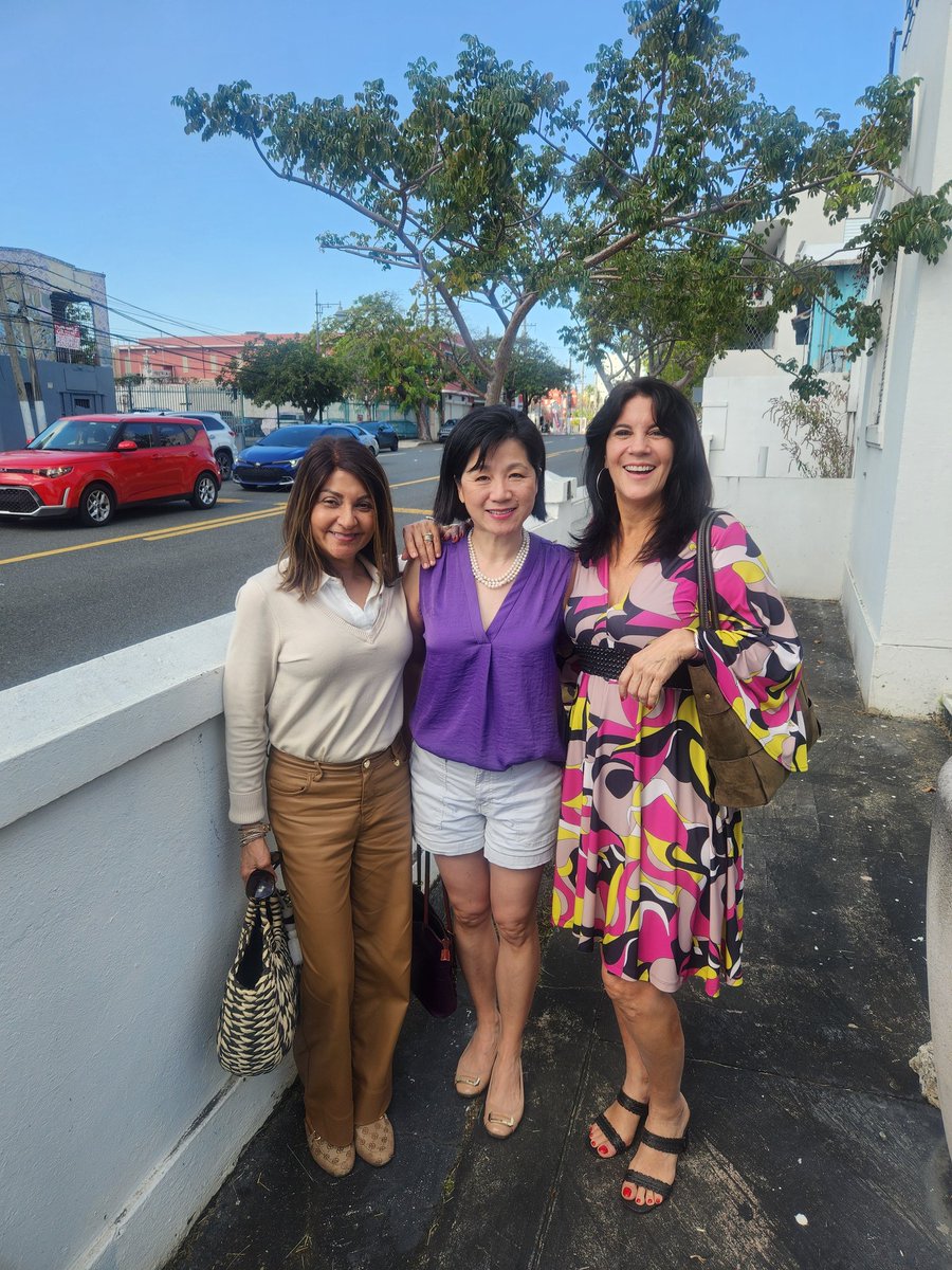 Mandarin_Voice's tweet image. I started yesterday in 82°F  in Puerto Rico and ended in 38°F in DC.  TSA lady said to me, do you like purple 💜? You can't say I don't match.

#Travel
#Adventures 
#ALC
#ALCUnconference​
#TeamTransPacificCommunications