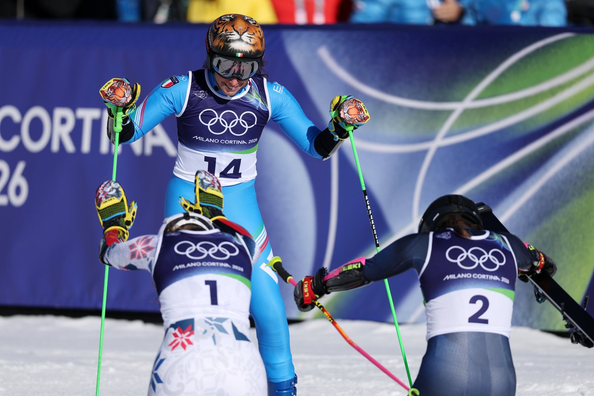 CI INCHINIAMO ALLA REGINA 👑

#ItaliaTeam <a href="/Fisiofficial/">Fisiofficial</a> <a href="/milanocortina26/">Milano Cortina 2026</a> #MilanoCortina2026