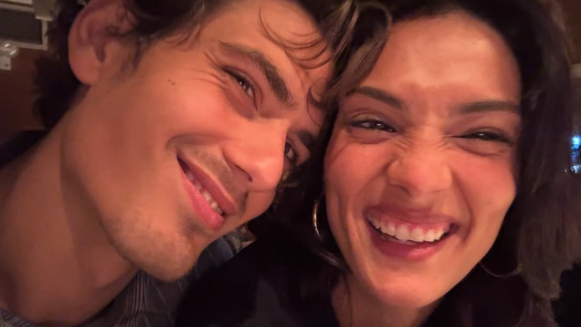 bizi bebegi gibi seven oglanla