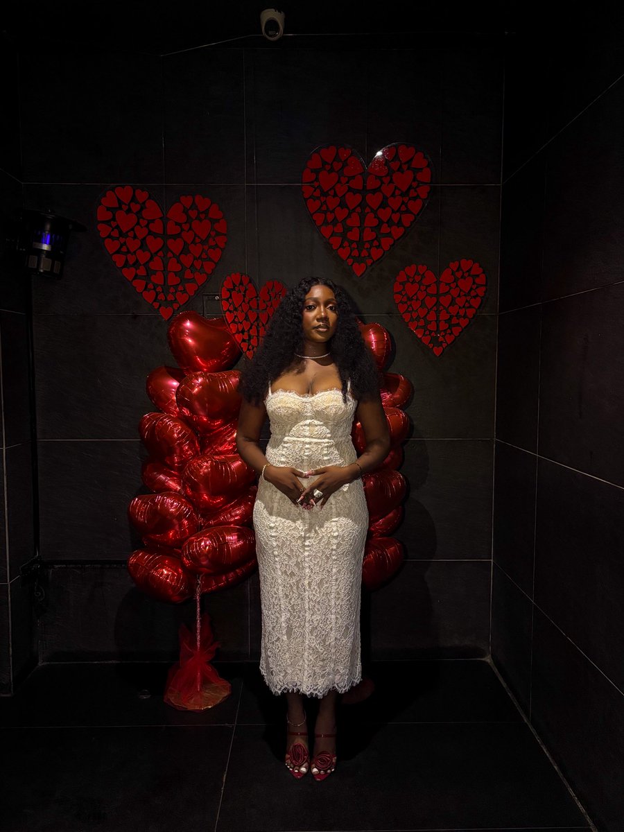 Ambrosia 🍷 tweet media