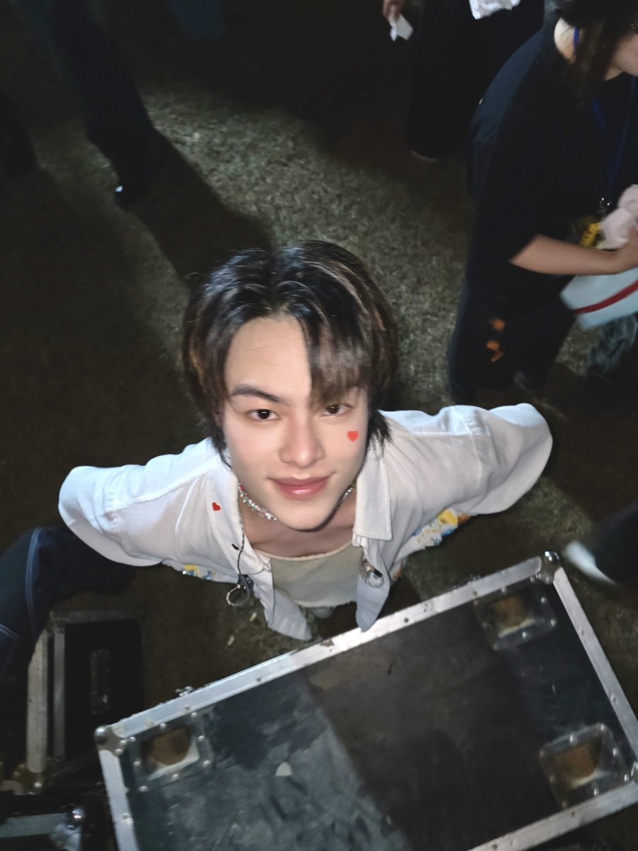 Happy belated Valentine's Day na krub 💙 

#MARCKRIS 
#BUSbecauseofyouishine https://t.co/KFMh5vEmzL