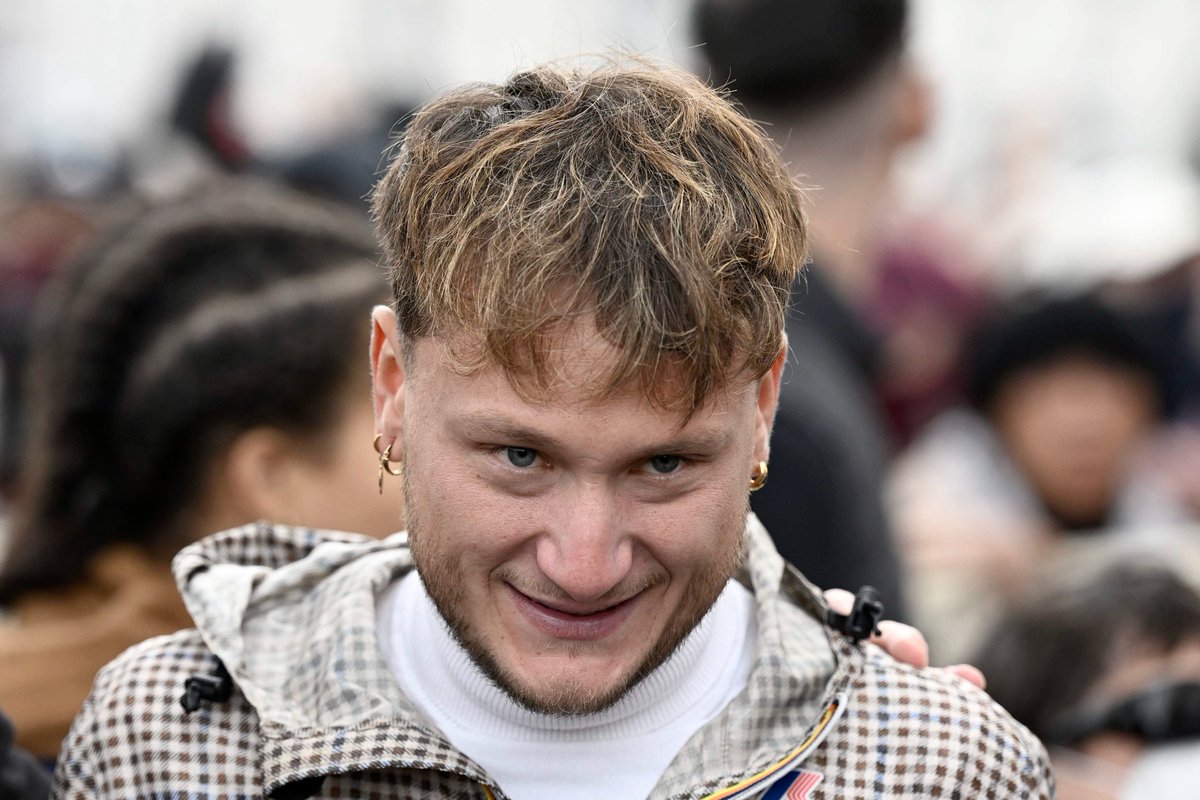 duralexsl's tweet image. 🔴⚖️ Agression au faciès de la part de Raphaël Arnault et de 5 de ses acolytes de la Jeune Garde sur 1 jeune homme qui avait le malheur d'être blond aux yeux bleus.

Frappé, déshabillé de force à la recherche de tatouages, tentative de déverrouillage de téléphone.

Peine : 4 mois