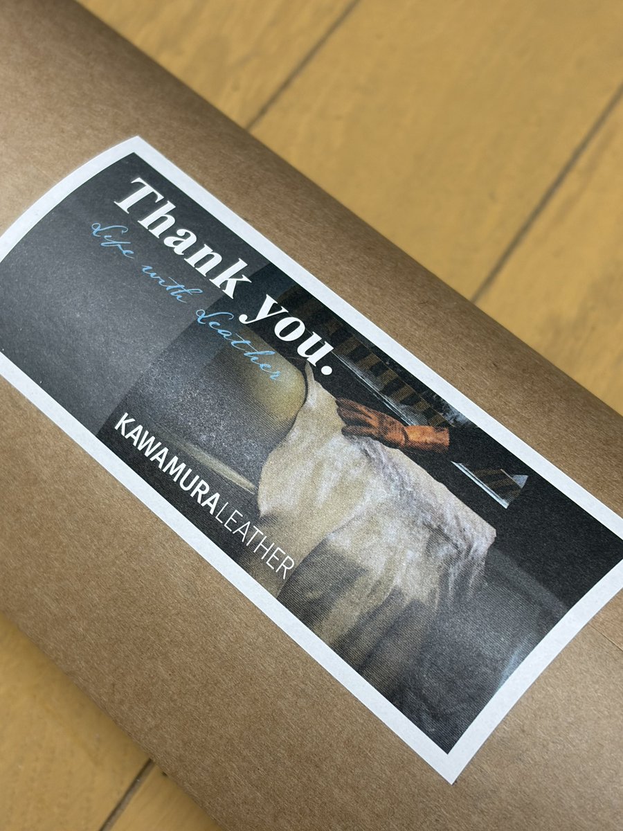 leatherkawafuku's tweet image. 注文していたMARGOTがカワムラレザーさんより届きました✈️
マルゴーは初めて使いますがプエブロと同じようなスクラッチ加工のレザーですね。
neroの半裁とカスターニャのカットレザー✂️とても綺麗な革をありがとうございます🙏
#カワムラレザー
#マルゴー
#MARGOT
#スクラッチ加工