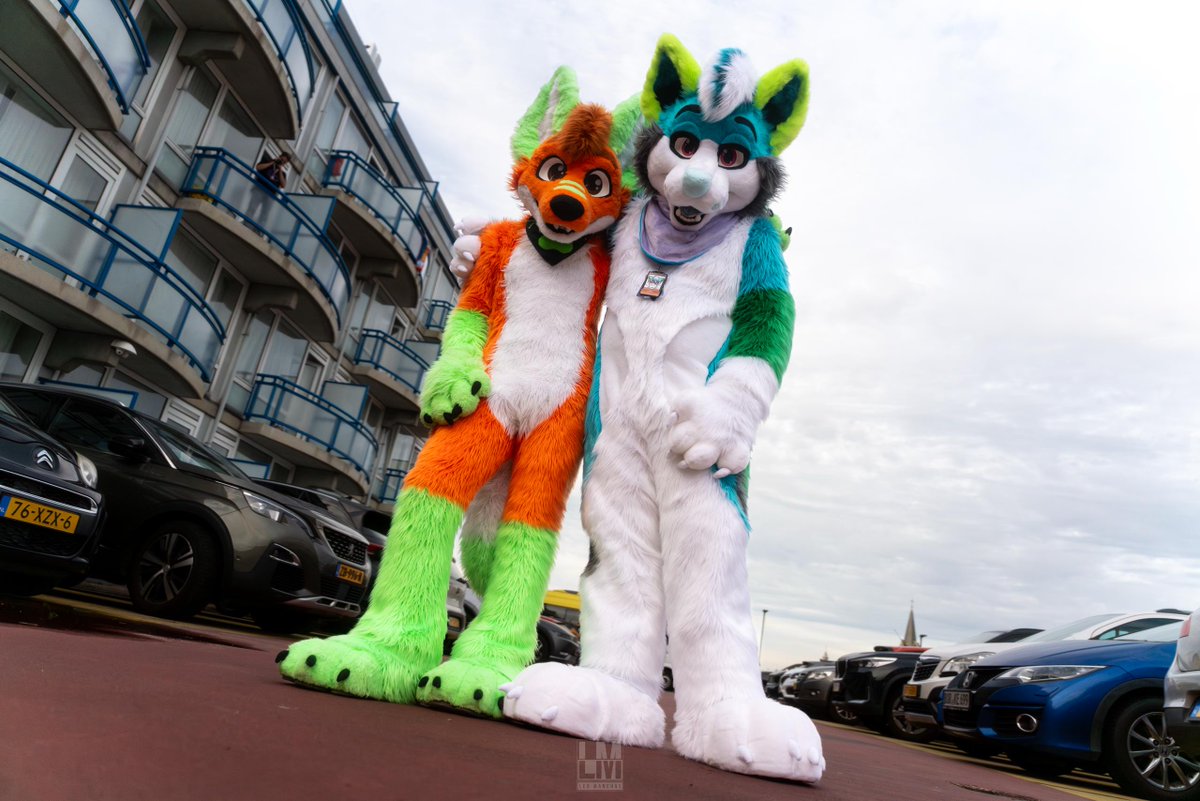 XayoUsesTweeet's tweet photo. How to find me at #NordicFuzzCon #NFC2026 !
1st📸:@SabreTheHusky 
2nd 📸:@ManchasLeo 
🧵: @WeMightBite https://t.co/UOqQDaEbhO