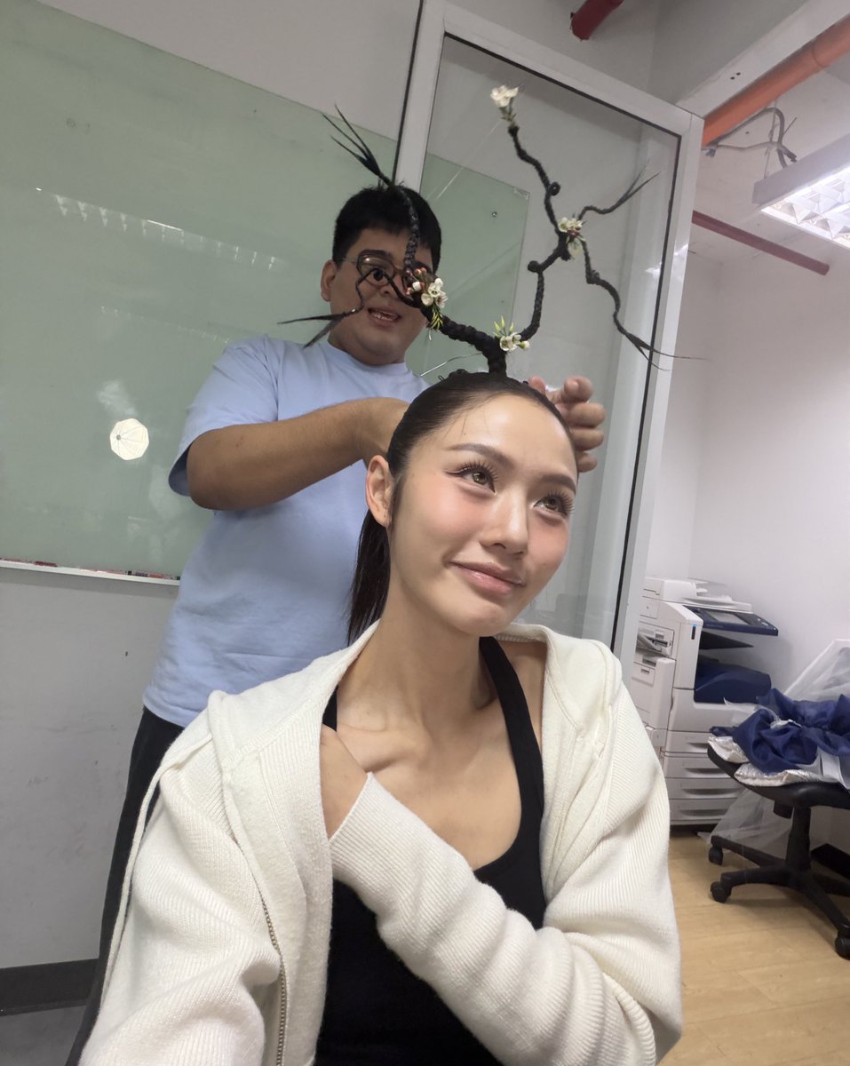 กว่าจะมาเป็นทรงนี้ ช่างผมนอนตี 4