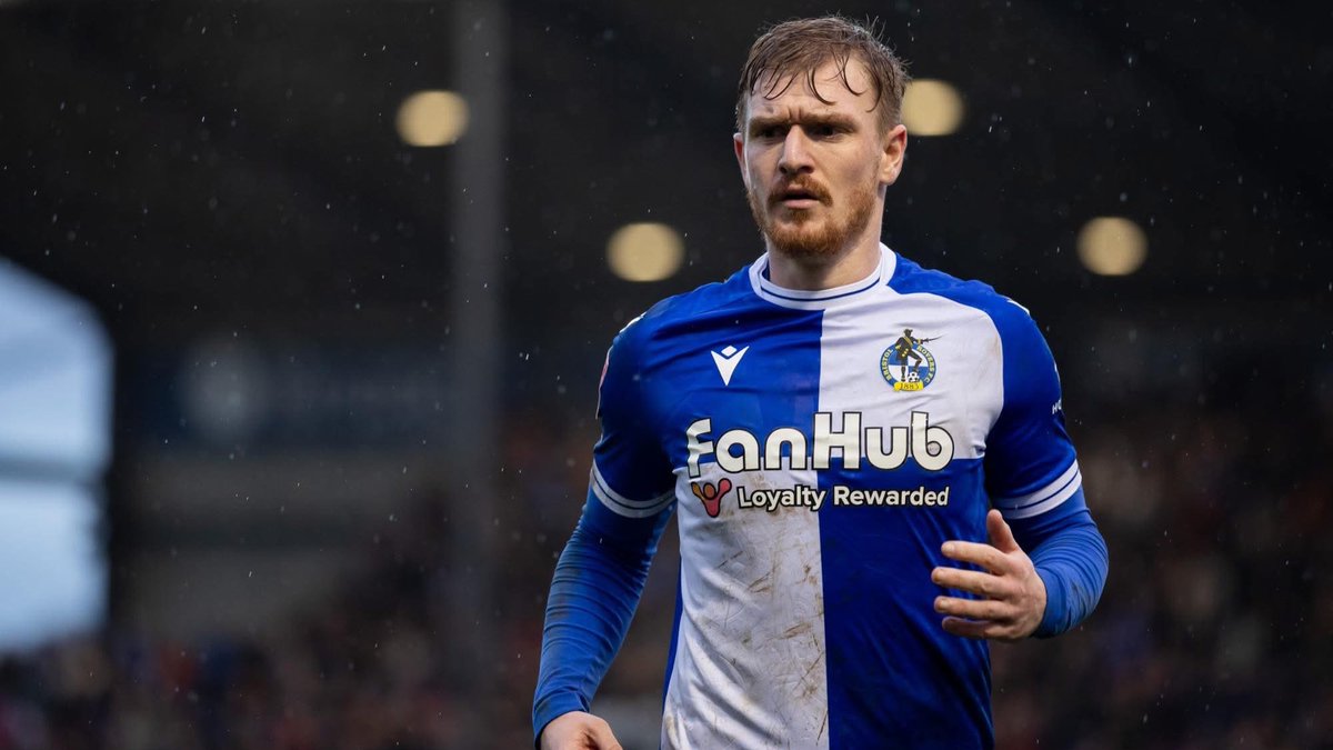 🎙️ Steve Evans on Jack Sparkes’ 10th yellow card of the season yesterday:

"He deserves to go. He was atrocious today, anyway. He wouldn't have played at Oldham. So, there we go. So he's out for Tuesday, doesn't matter to me, because he wouldn't have played anyway. He was