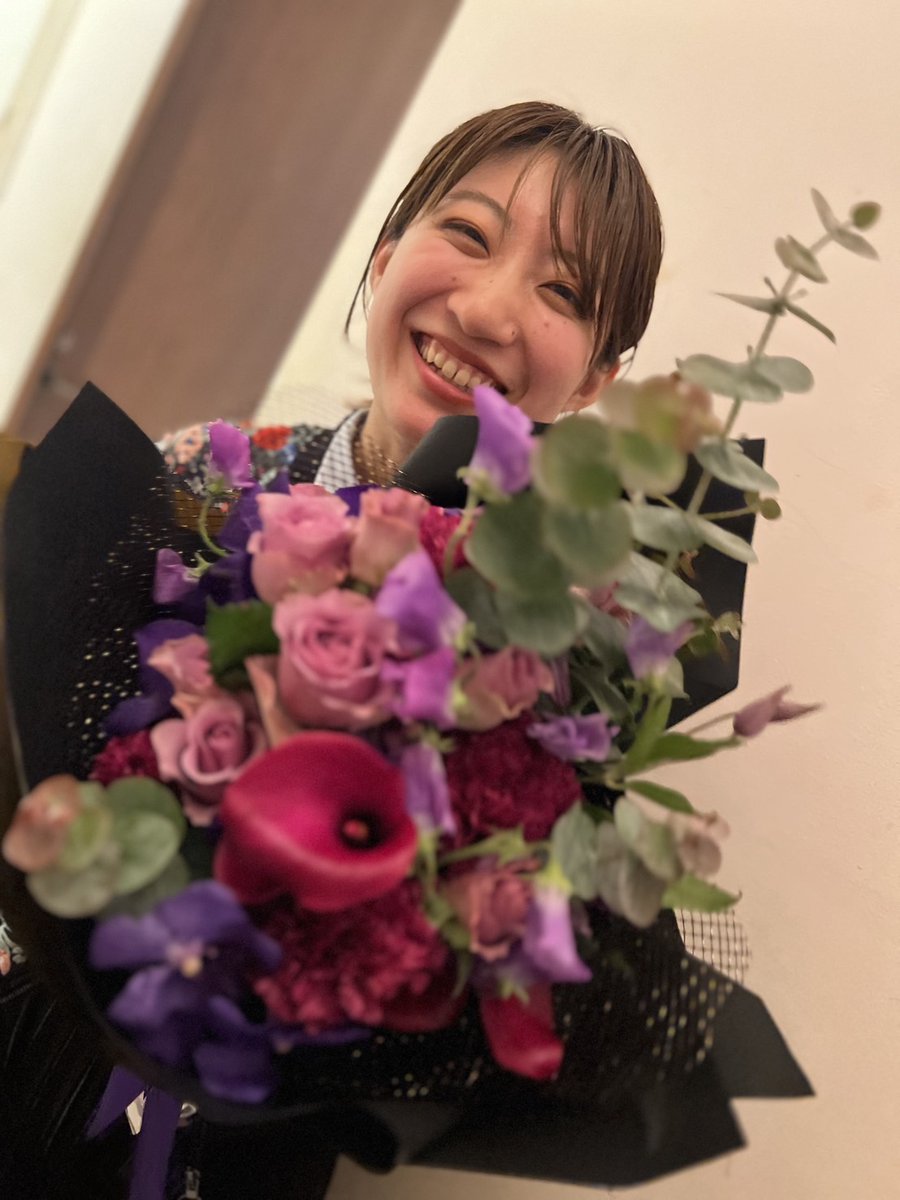 2.14 coco valentine をもってミッケナナを卒業しました🎓みんなの愛が深くて号泣。

楽しく真摯に、このバンドで3年間過ごせたことが幸せです。

春からは那姫がベーシストとして頑張ります。新生ミッケナナ楽しみだ、観に行くよ〜！