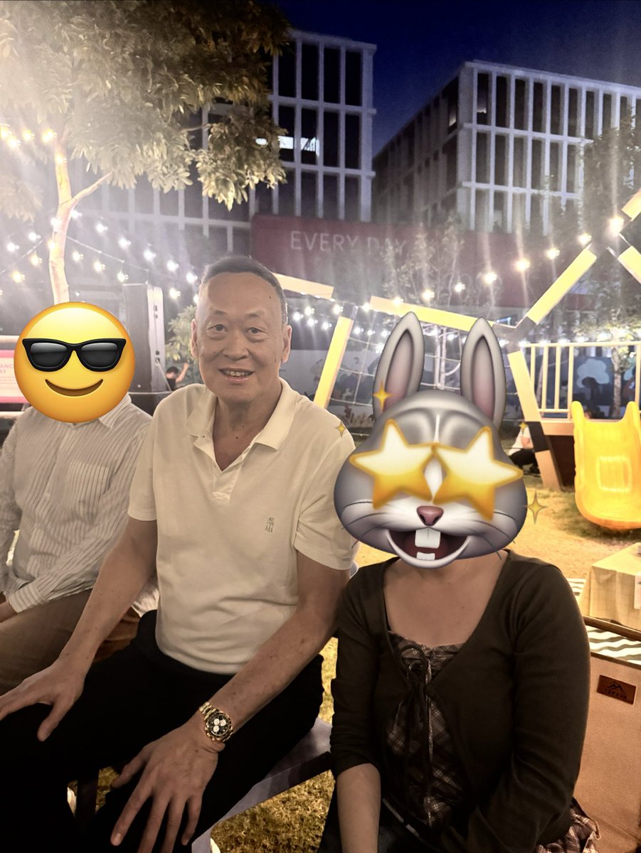 ขออวยพรให้นายกพี่นิดสุขภาพแข็งแรง มีความสุขมากๆ รักนายกเซลแมนสุดๆ 
.
จากนางแบกมุ้งแดงพี่ลูกนิด  ❤️ 
#HBDเศรษฐาทวีสิน