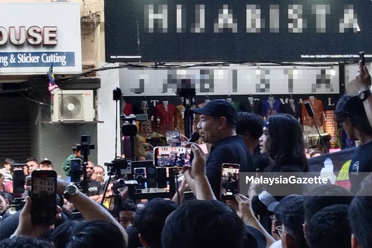 Ada unsur-unsur kongsi gelap yang telah masuk dalam kerajaan hari ini  - Datuk Seri Rafizi Ramli 

#malaysiagazette #TangkapAzamBaki