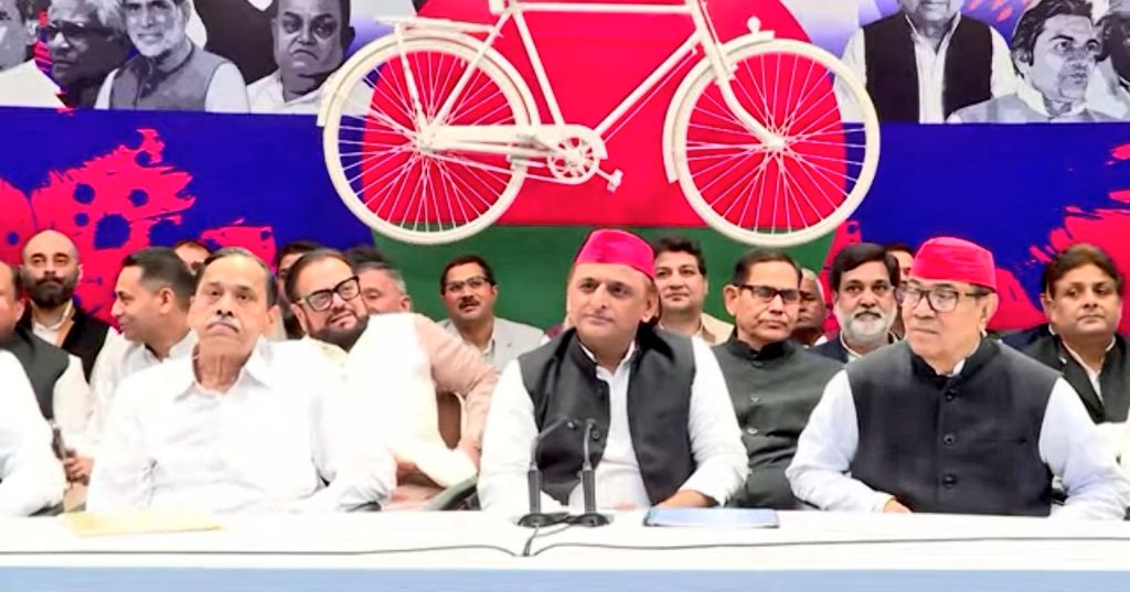 Fact diary tweet media