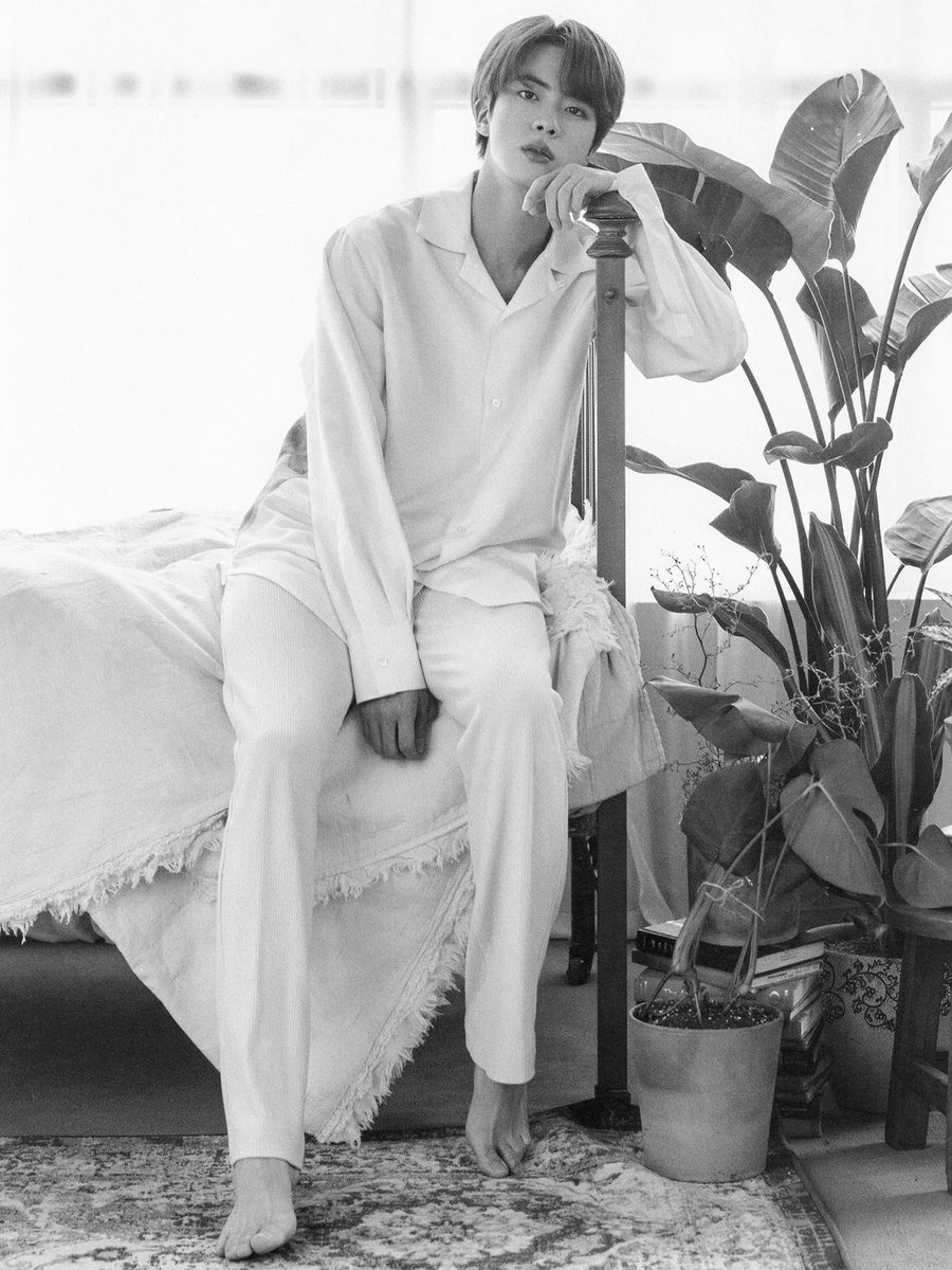 🖤🤍 (@jinmonochromes) on Twitter photo 