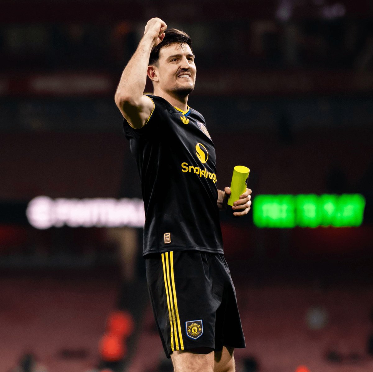 UnitedStandMUFC's tweet photo. 🚨The Old Trafford dressing room is united in their view that bosses should reward Maguire with a new contract.

He’s very well-respected in the dressing room and is passing on a lot of knowledge to some of the younger players like Ayden Heaven and Leny Yoro."

[@TheSunFootball] https://t.co/PXM8kPTmaG