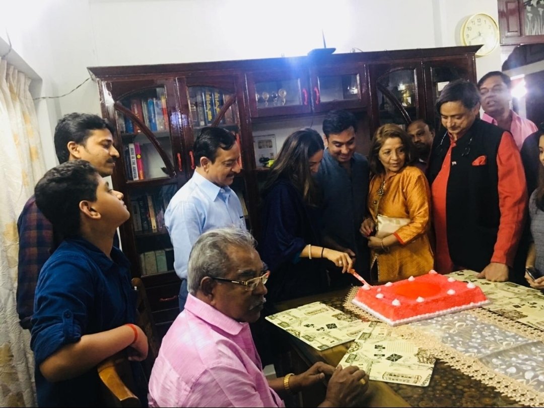 JayasreeVijayan's tweet image. #ThrowbackPic 
of  #kahaaniTharoor  's  Dad, Mom and  grandparents !!