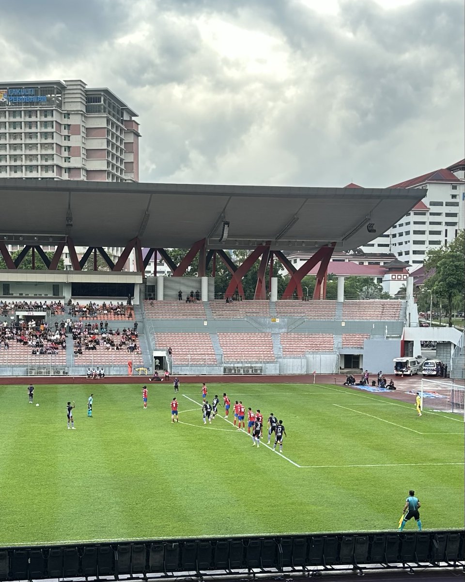 Getting over a cold with some fresh football air. 

🇲🇾 KL City v Terengganu