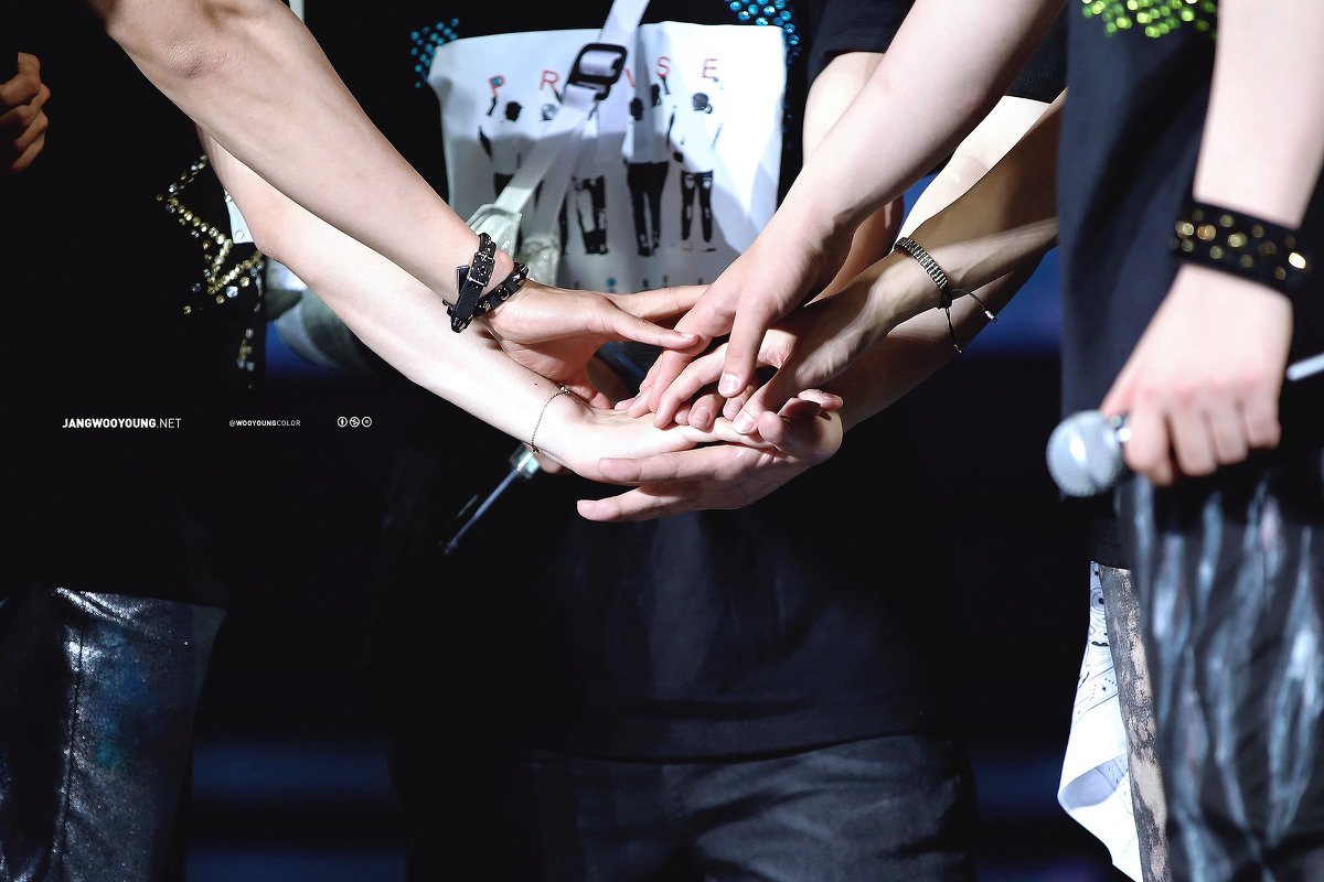 Please consider to open the sale for International fans too. 
2PM are loved all around the world, we want to cheer and celebrate with them the anniversary in Japan 

#THE_RETURN_TOKYODOME 
#2PMForAllFans