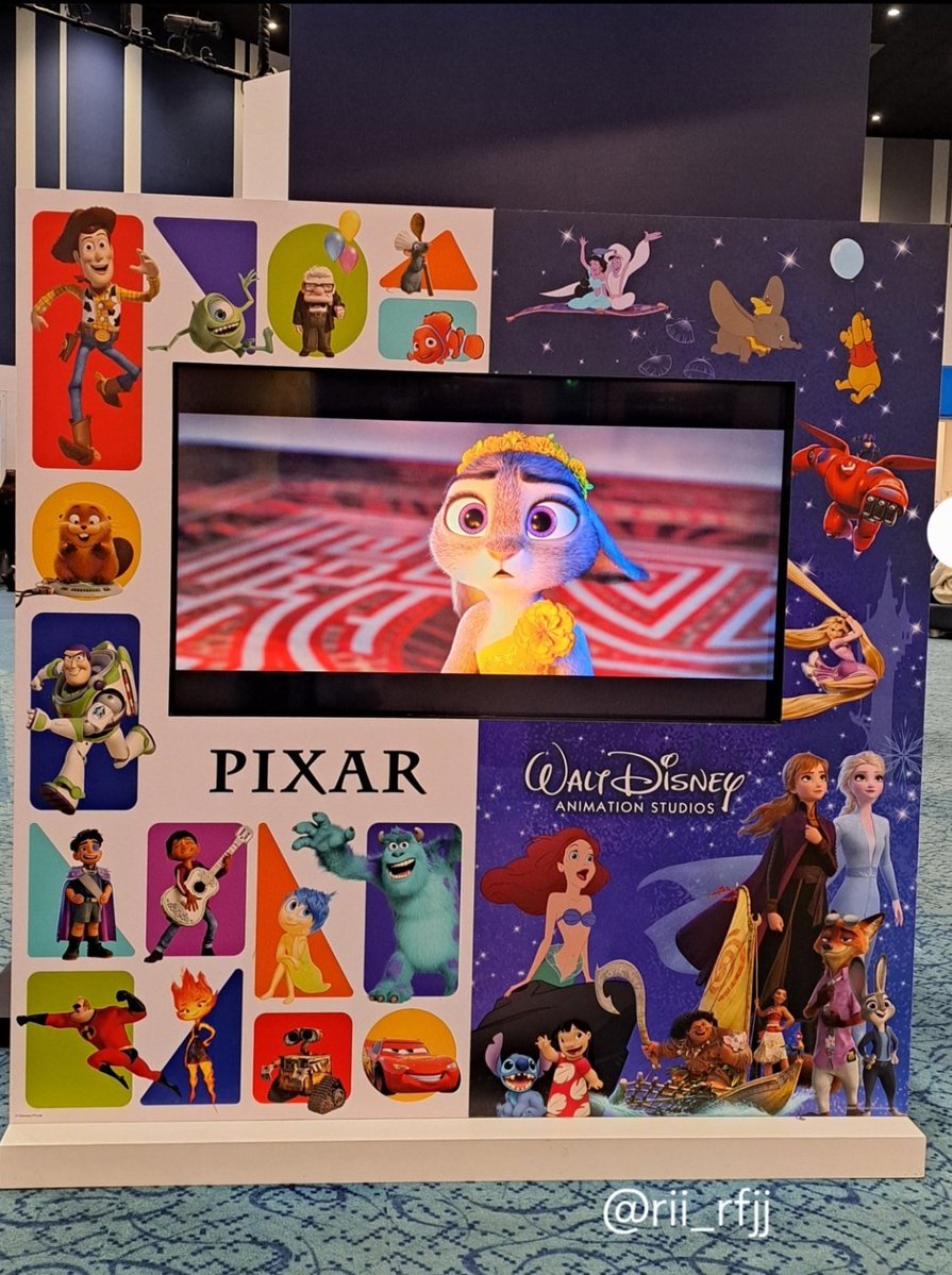 映画館にディズニーとピクサーの映画宣伝モニター(?)があった。最推しであるジュディとエンバー、どちらもいて嬉しかったので記念撮影。