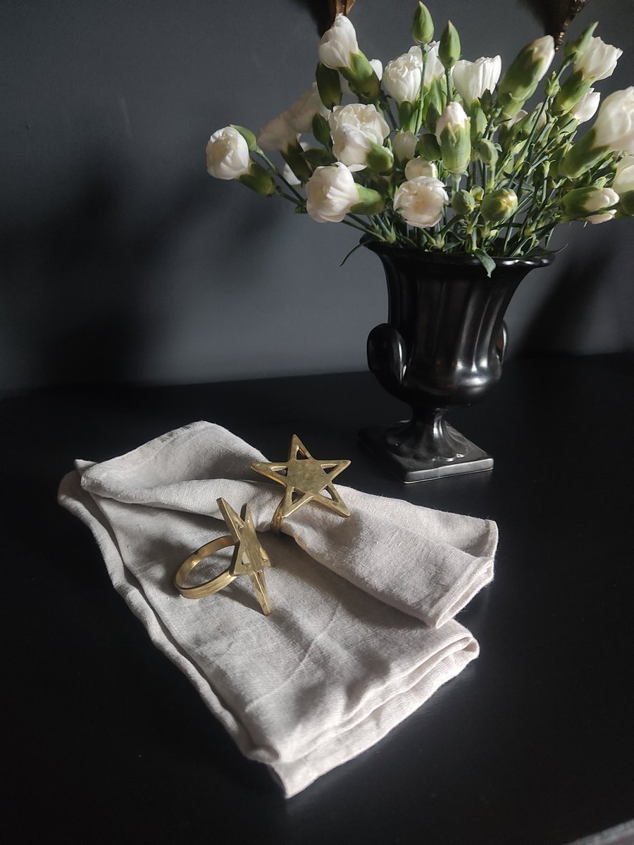 WickedVintageUK's tweet photo. New arrivals, gorgeous vintage hammered brass #Pentagram #paganstar napkin rings ✨ #pagantable #occulttableware https://t.co/YNfzQRtxUI